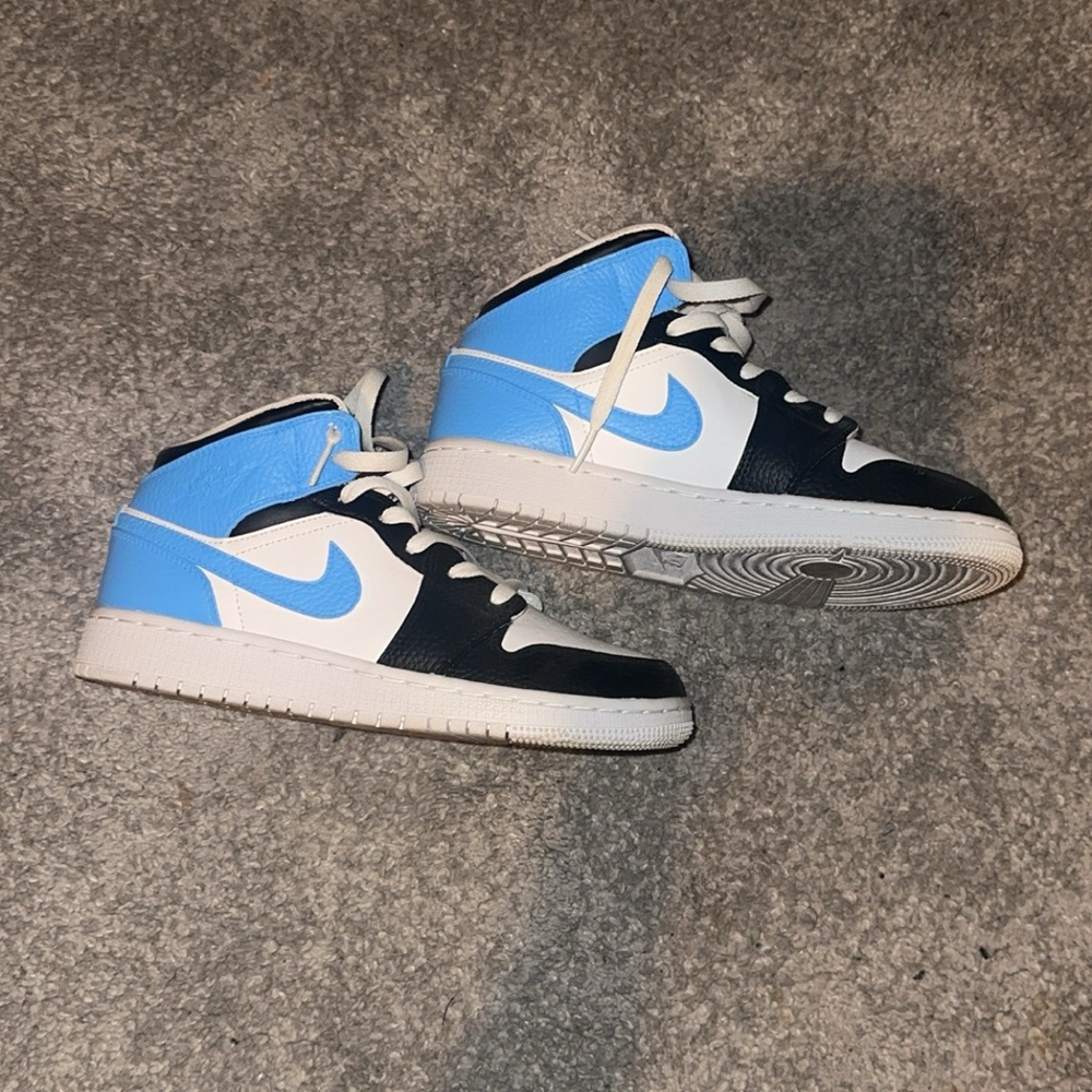 Custom Jordan 1 low’s